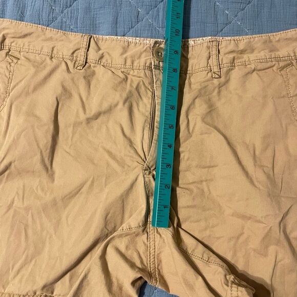 Eddie Bauer Khaki Shorts 16 - Picture 4 of 7